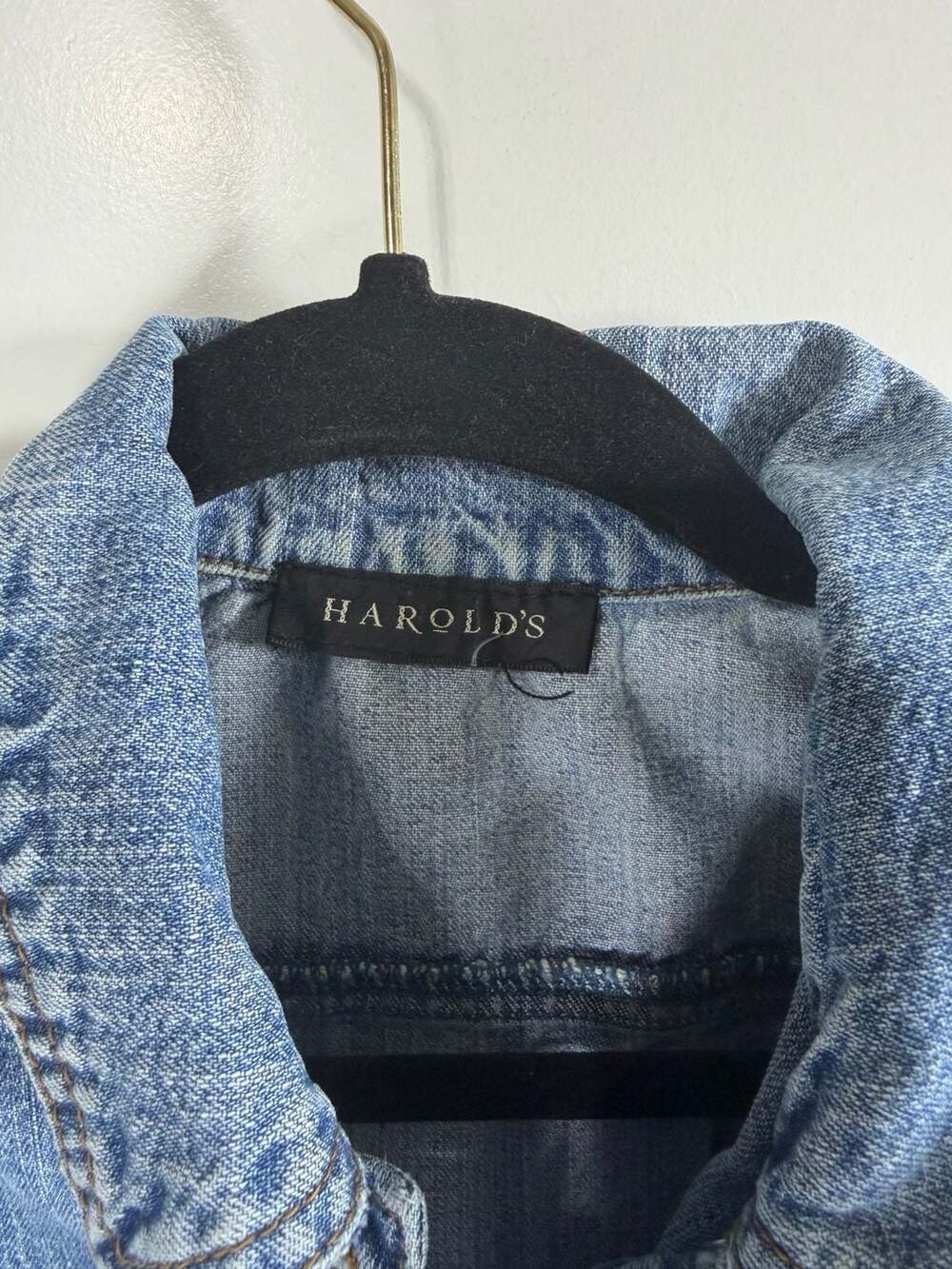 Harold's Women's Classic Medium Wash Button Down Denim Vest - Picture 2 of 3